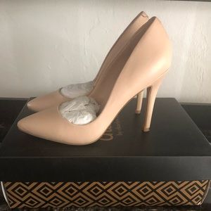 Nude Smooth Charles David Heels